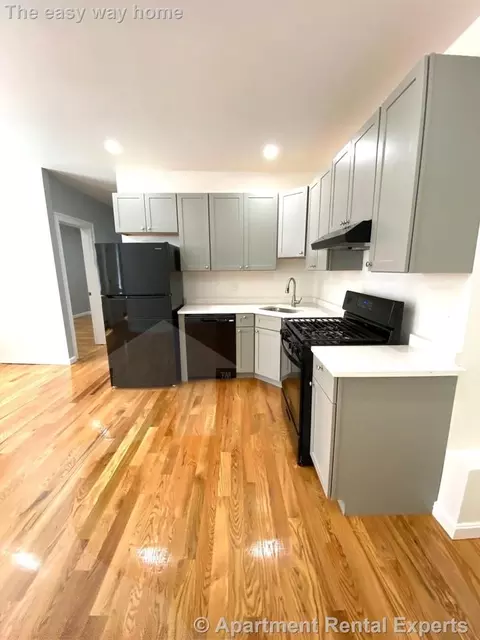 119 Harvard St #8, Cambridge, MA 02139