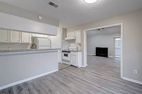 11503 Meadow Ln, Stafford, TX 77477