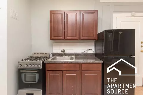 4735 N Beacon St #203, Chicago, IL 60640