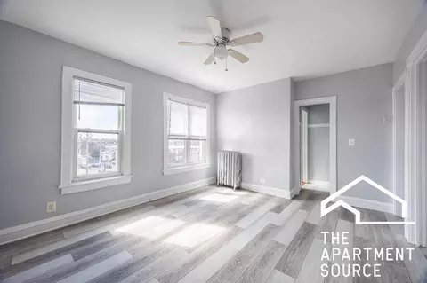 4604 N Beacon St #4E, Chicago, IL 60640