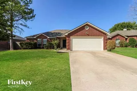 525 Brandy Ct, Saginaw, TX 76179
