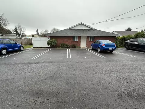 17 NE 5th St #6, Battle Ground, WA 98604