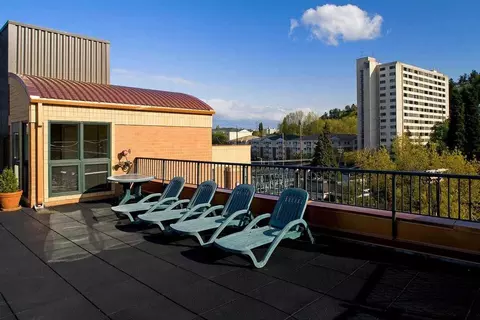 1701 SW Columbia St, Portland, OR 97201