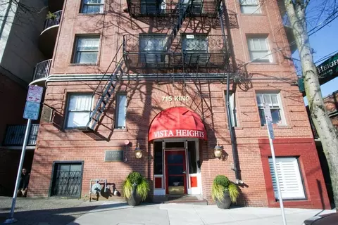 715 SW King Ave #44, Portland, OR 97205