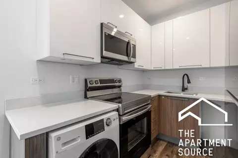 941 W Carmen Ave #304, Chicago, IL 60640