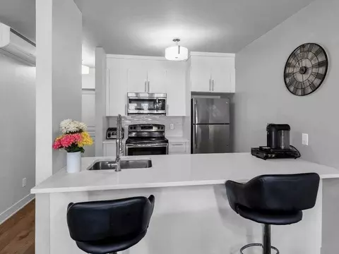 832 S Flores St #2201A, San Antonio, TX 78204