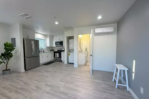 1451 W Almond Ave #D, Orange, CA 92868