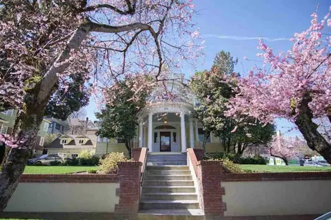 831 NW 24th Ave #3, Portland, OR 97210