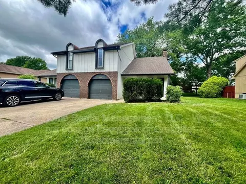 3868 SW Harbor Dr, Lees Summit, MO 64082