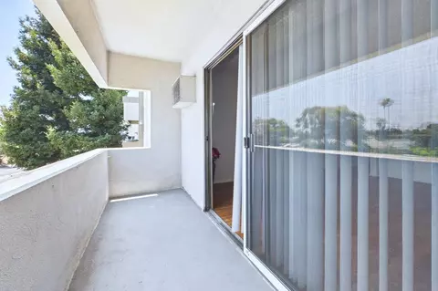 8031 8045 Sepulveda Blvd, Los Angeles, CA 91402
