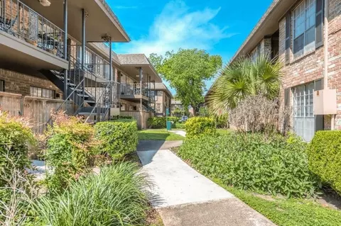 2010 Winrock Blvd, Houston, TX 77057 photo 4
