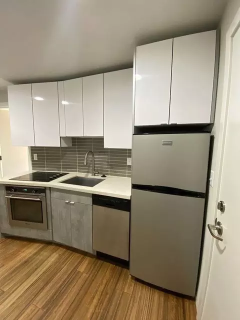 6408 Phinney Ave N #4, Seattle, WA 98103
