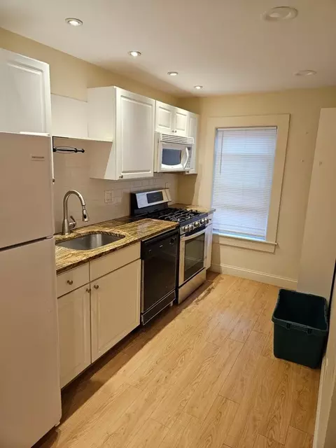 2 Mitchell St #2, Nashua, NH 03064