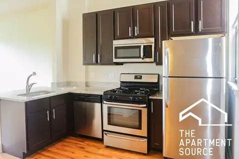2954 N Racine Ave #3F, Chicago, IL 60657