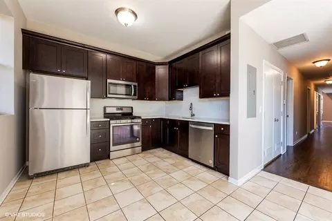 5439 N Broadway St, Chicago, IL 60640