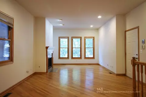 1321 W Belmont Ave #1, Chicago, IL 60657