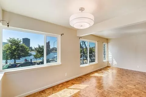 2208 Lakeshore Ave #102, Oakland, CA 94606