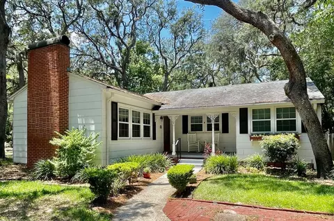 131 S 17th St, Fernandina Beach, FL 32034