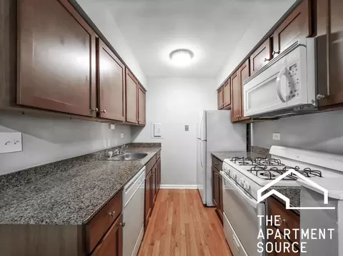 640 W Sheridan Rd, Chicago, IL 60613