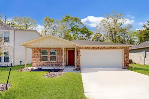 10042 Cerritos Dr, Conroe, TX 77306