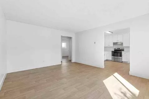 9121 Kenwood Dr, Spring Valley, CA 91977
