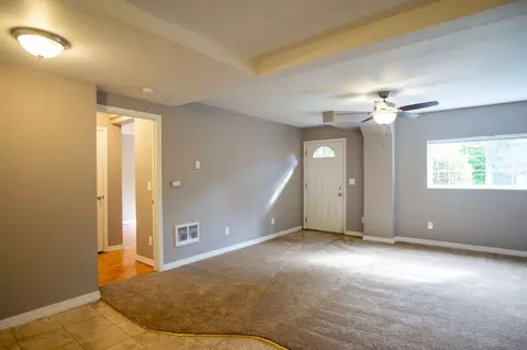 5025 S Corbett Ave #19, Portland, OR 97239