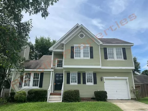 537 Mountain Lake Dr, Raleigh, NC 27610