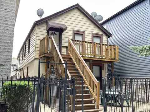 1653 W Superior St #1F, Chicago, IL 60622