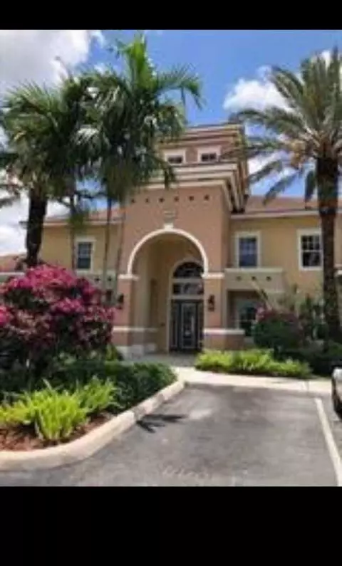 6529 Emerald Dunes Dr, Royal Palm Beach, FL 33411