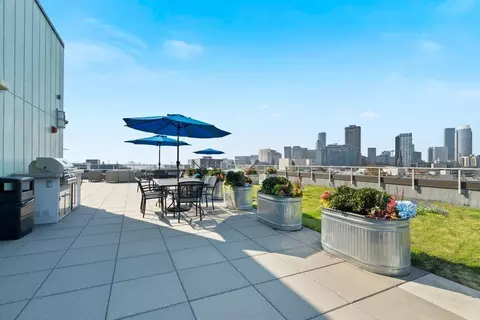 1200 E Pike St, Seattle, WA 98122