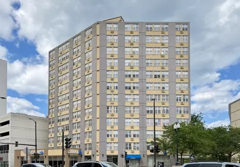 6415 N Sheridan Rd #1202, Chicago, IL 60626