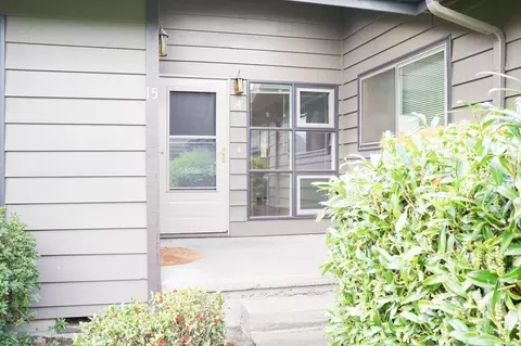 3717 S Corbett Ave #14, Portland, OR 97239