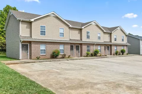 517 Patriot Park Ct, Clarksville, TN 37042