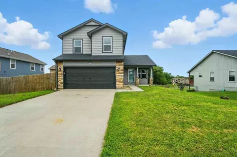 2607 Paige Ln, Junction City, KS 66441