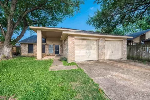 11203 Pender Ln, Stafford, TX 77477