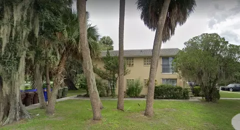 305 E Dakin Ave, Kissimmee, FL 34741