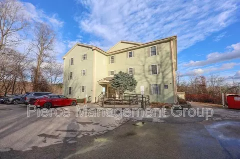 843 Mammoth Rd #7, Manchester, NH 03104