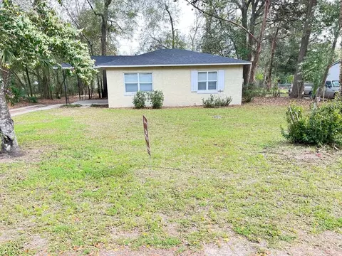 3930 Roswell Dr, Tallahassee, FL 32310