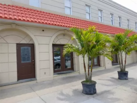210 New York Ave #UPPER, Long Beach, NY 11561