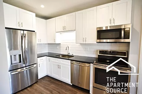 3833 N Broadway St #511, Chicago, IL 60613