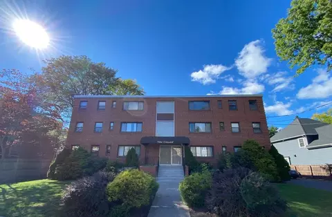 9 Concord St, West Hartford, CT 06119