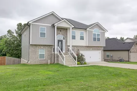 1092 Barnhill Rd, Clarksville, TN 37043