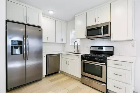 341 Heliotrope Dr #341, Los Angeles, CA 90004