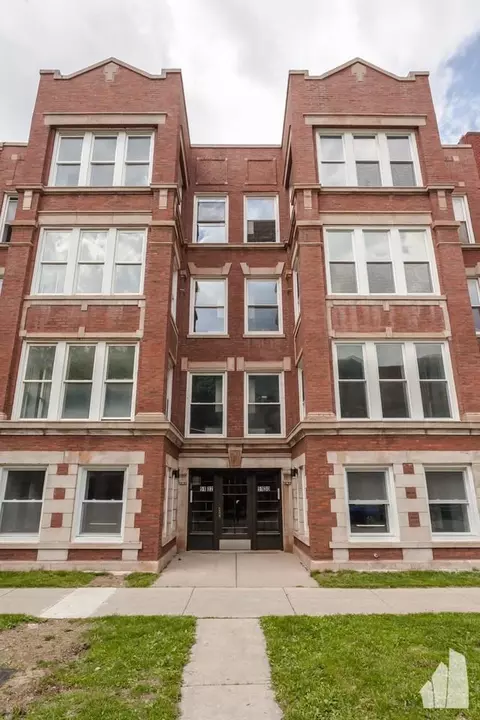 5130 S Greenwood Ave #2S, Chicago, IL 60615