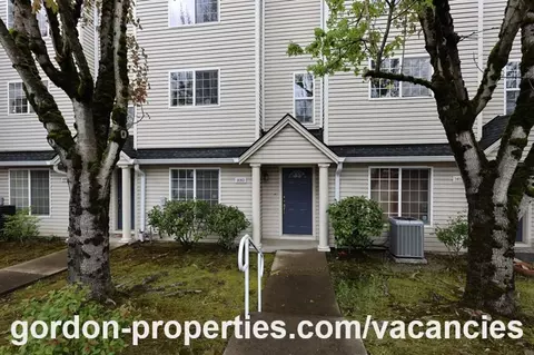 16913 NE Halsey St, Portland, OR 97230