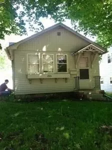 1816 Walnut St, Cedar Falls, IA 50613