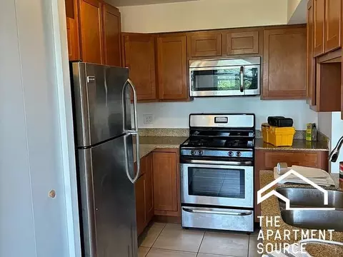 7522 N Greenview Ave #406, Chicago, IL 60626