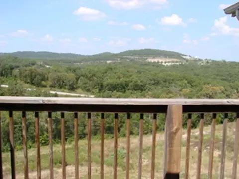 2913 Vineyards Pkwy #2, Branson, MO 65616
