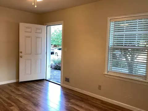 184 E Washington Ave, Chico, CA 95926 photo 3