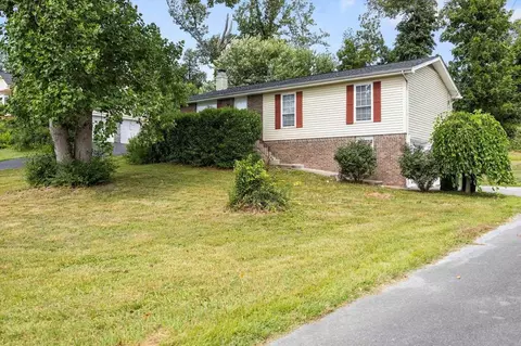 4015 Shady Oak Dr, Ooltewah, TN 37363